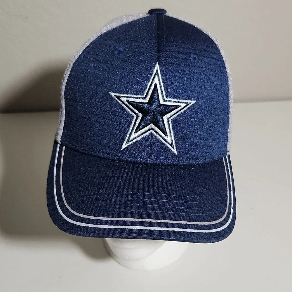 Dallas Cowboys strap back hat has spot 2019 Youth